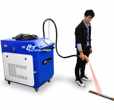 Máquina de limpeza a laser de fibra de grande potência para remoção de traço de solda de molde de carro