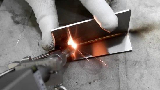 Máquina de limpeza de solda de metal a laser de molde de fibra para soldador de tubos